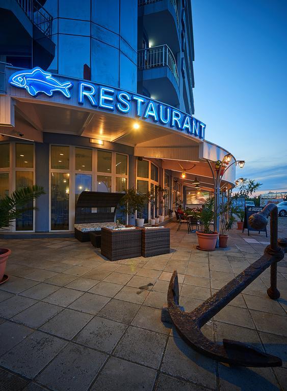 Family Hotel Regata Pomorie Exterior foto